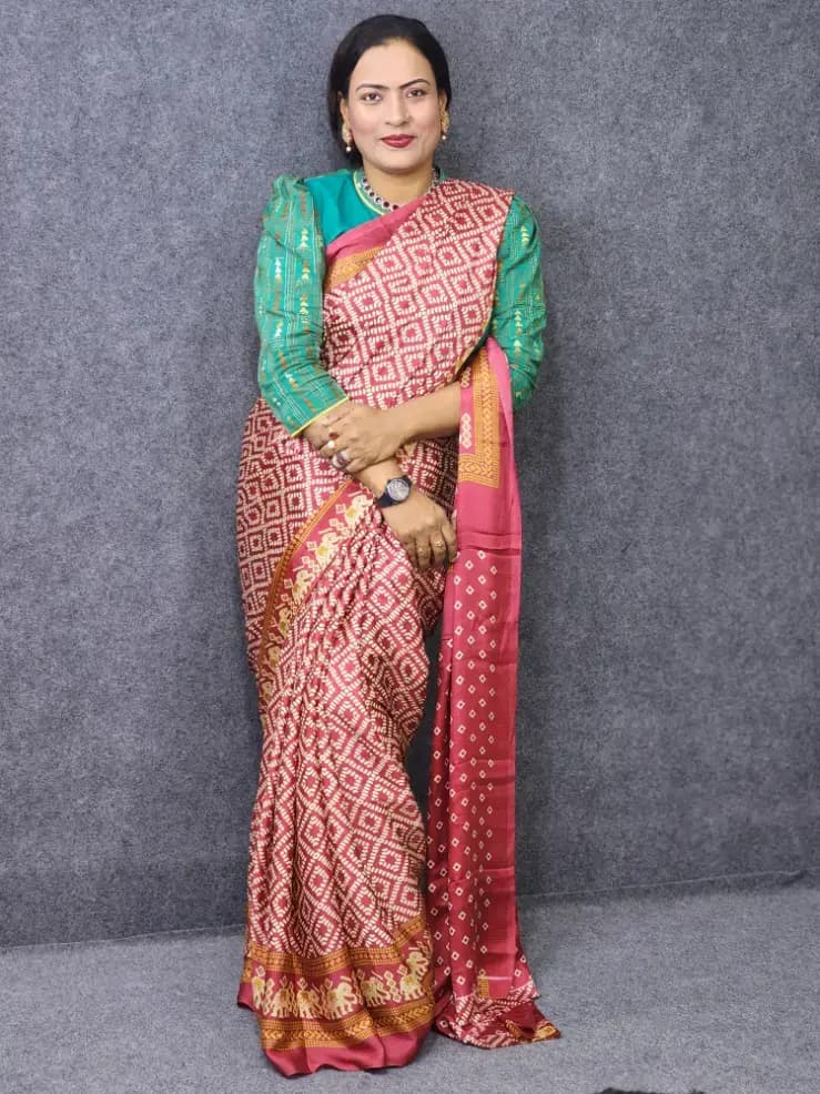 Wine Color Weight Less Silk Saree Best for gifting
