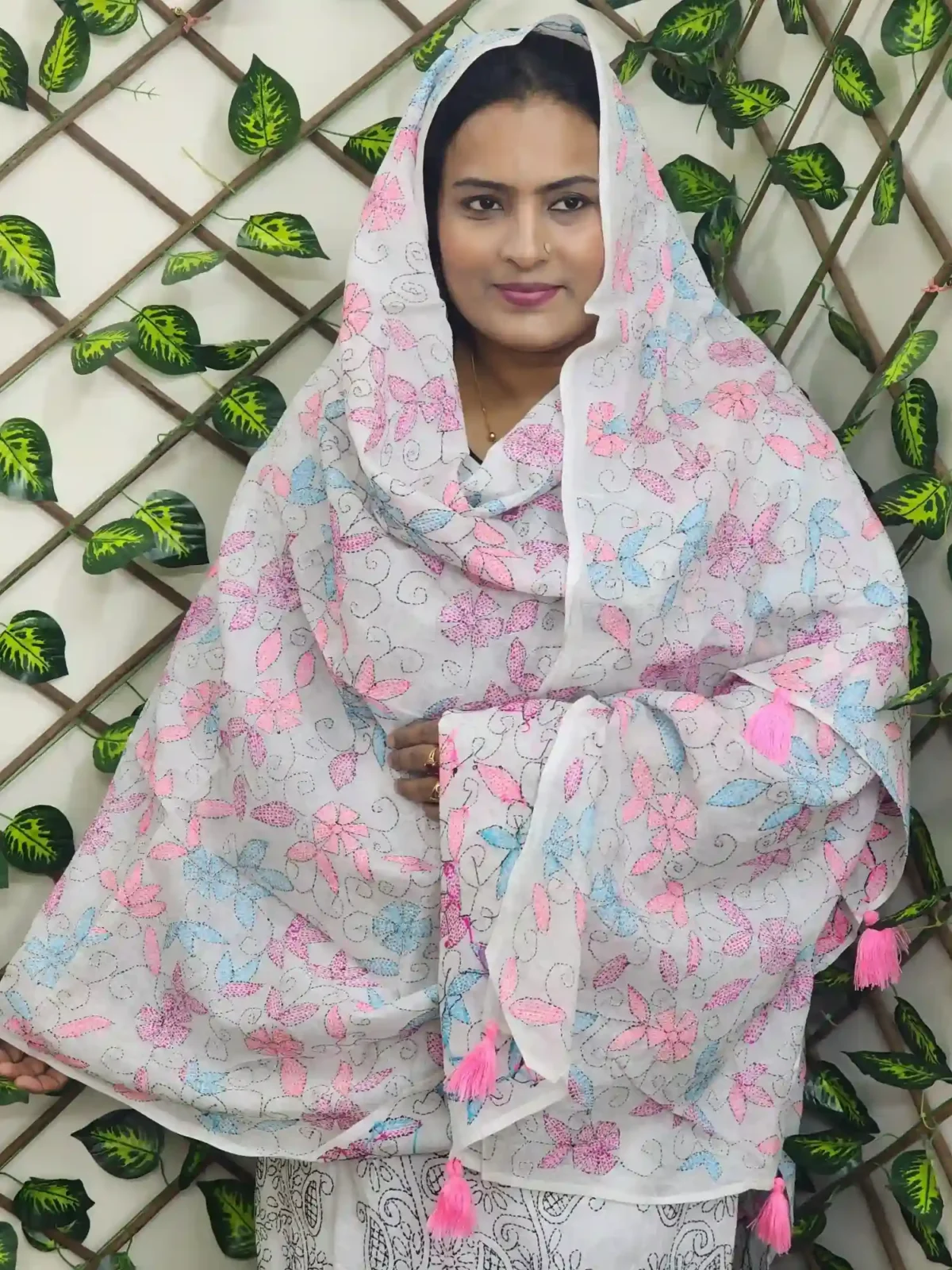 This orna is made from premium quality Pride cotton, adorned with traditional hand embroidery, and available in 2.5 hat and 5 hat lengths — ideal For modest everyday wear.