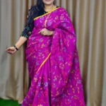Shop premium quality Magenta handloom cotton saree online. Perfect for summer wear, office, or daily use. 100% pure cotton. Soft, breathable & artisan-made