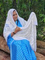 Elegant White embroidered cotton orna, perfect for namaz or gifting. Available in 2.5 hat and 5 hat sizes. Premium bexy cotton,artisan-crafted with care