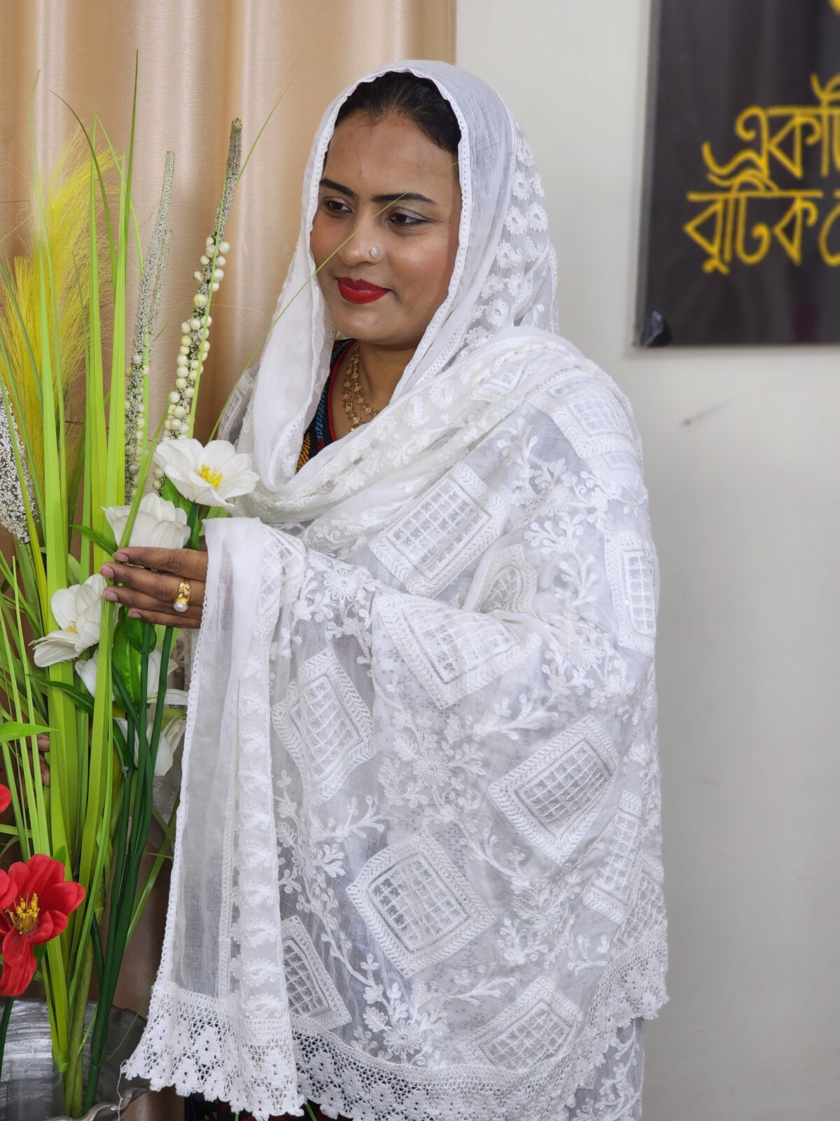 সুতি সাদা ওড়না-বরফি ডিজাইন - Image 1