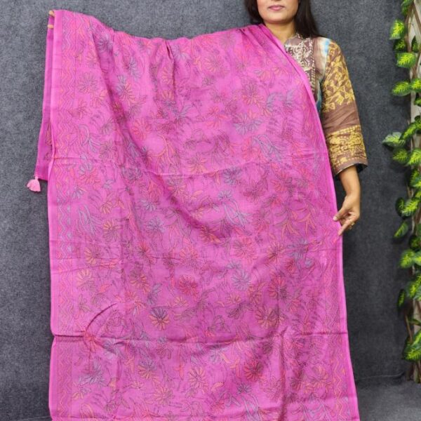 হাতের কাজ করা গোলাপি ওড়না