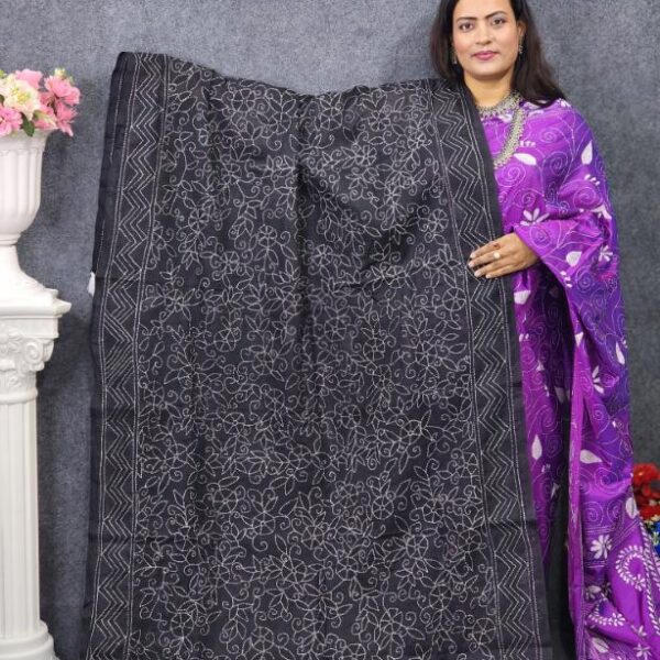 Hater Kaje Kalo Orna Sada Sutar Kaj-Trendy