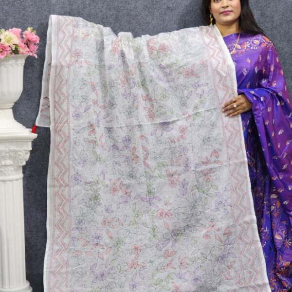 মাল্টি সাদা ওড়না হাতের কাজের