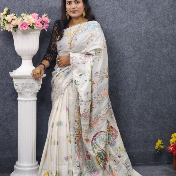 হাতের কাজ করা সাদা সিল্ক শাড়ি