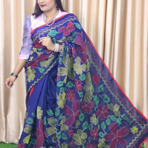 হাতের কাজের সুতি শাড়ী